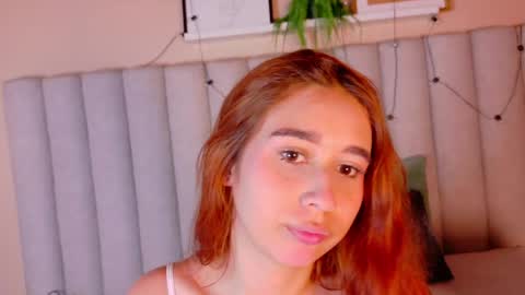 Snapshot of starrmoon__ chatting on 28, 5, 2026 M O O N online show from 28, 5, 2026