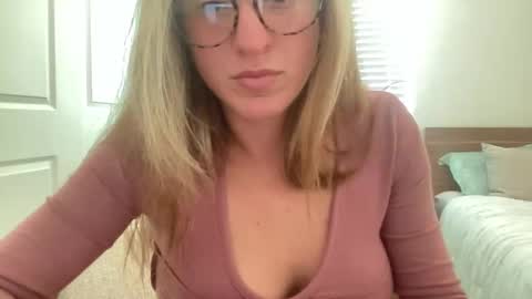 Snapshot of stassiethatsororitygirl chatting on 9, 1, 2025 Stassiethatsororitygirl online show from 9, 1, 2025