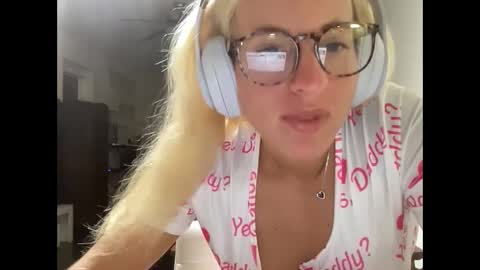 Snapshot of stassiethatsororitygirl chatting on 18, 9, 2025 Stassiethatsororitygirl online show from 18, 9, 2025