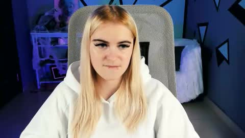 stef_nicks online show from 28, 10, 2025