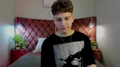 Esrefan online show from 5, 3, 2026