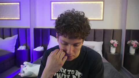 Esrefan online show from 20, 4, 2026