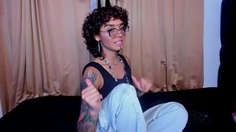Snapshot of stefania_paz chatting on 17, 10, 2025 Stefania online show from 17, 10, 2025