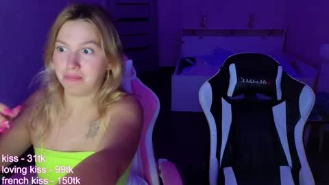 stefany_and_bettany online show from 27, 9, 2025