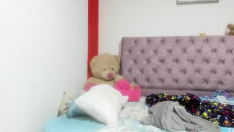Snapshot of stefany_andruw chatting on 4, 10, 2025 stefany_andruw online show from 4, 10, 2025