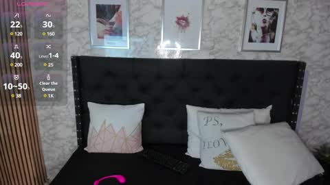 stefany_pablo1 online show from 8, 3, 2025