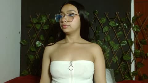 Stefanny lopez online show from 2, 12, 2024