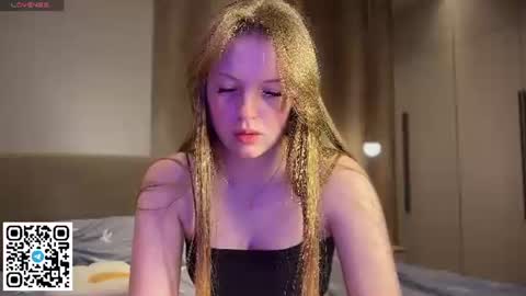 Snapshot of steffi_meoww chatting on 17, 6, 2026 STEFI Streams every day from 10 PM GTM1 online show from 17, 6, 2026