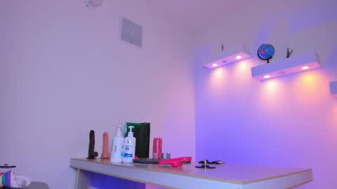 Stefany Bratz online show from 11, 3, 2026