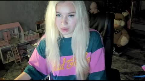 Snapshot of stella__cox chatting on 23, 4, 2026 Stella Cox online show from 23, 4, 2026