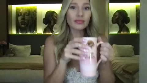 Snapshot of stella_loveu chatting on 14, 9, 2025 Stella online show from 14, 9, 2025