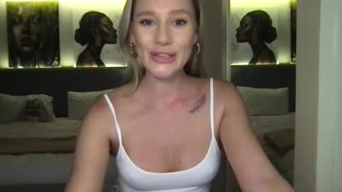 Snapshot of stella_loveu chatting on 18, 9, 2025 Stella online show from 18, 9, 2025