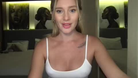 Snapshot of stella_loveu chatting on 6, 10, 2025 Stella online show from 6, 10, 2025