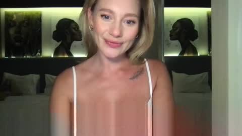 Snapshot of stella_loveu chatting on 19, 10, 2025 Stella online show from 19, 10, 2025