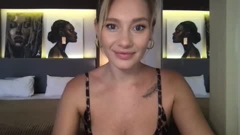 Snapshot of stella_loveu chatting on 17, 11, 2025 Stella online show from 17, 11, 2025