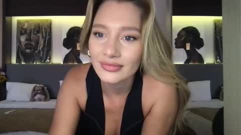 Snapshot of stella_loveu chatting on 25, 11, 2025 Stella online show from 25, 11, 2025