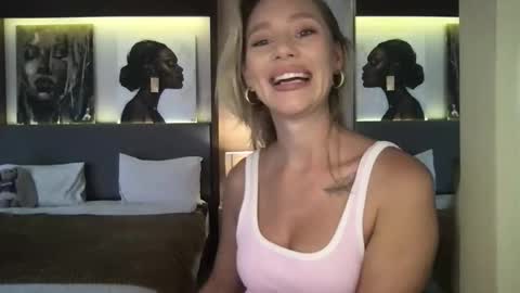 Snapshot of stella_loveu chatting on 28, 11, 2025 Stella online show from 28, 11, 2025