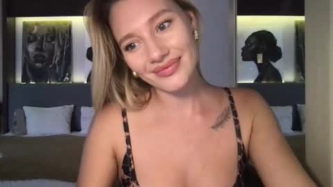 Snapshot of stella_loveu chatting on 2, 12, 2025 Stella online show from 2, 12, 2025