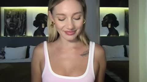 Snapshot of stella_loveu chatting on 5, 12, 2025 Stella online show from 5, 12, 2025