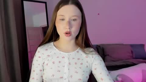 Snapshot of stella_sunny chatting on 6, 1, 2025 stella_sunny online show from 6, 1, 2025