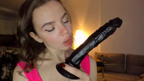 Asella online show from 11, 11, 2025