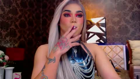 CALL ME STELLA online show from 17, 1, 2025