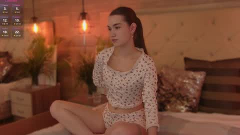 stellapierces online show from 8, 4, 2026