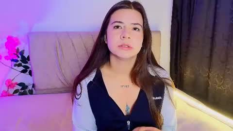Snapshot of stepha_sweet chatting on 7, 7, 2026 Emma online show from 7, 7, 2026