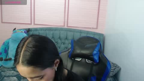 Snapshot of stephania_t chatting on 5, 2, 2025 Stephania online show from 5, 2, 2025