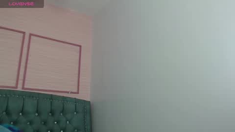 Snapshot of stephania_t chatting on 5, 2, 2025 Stephania online show from 5, 2, 2025