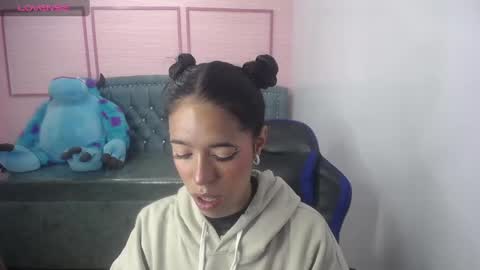 Snapshot of stephania_t chatting on 1, 3, 2025 Stephania online show from 1, 3, 2025