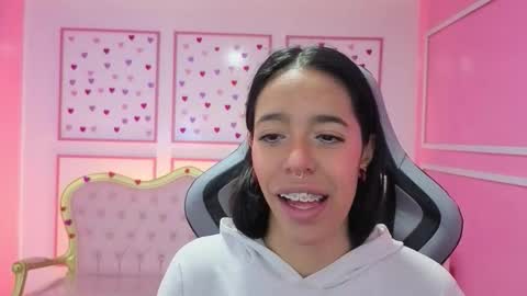 Snapshot of stephania_t chatting on 25, 9, 2025 Stephania online show from 25, 9, 2025