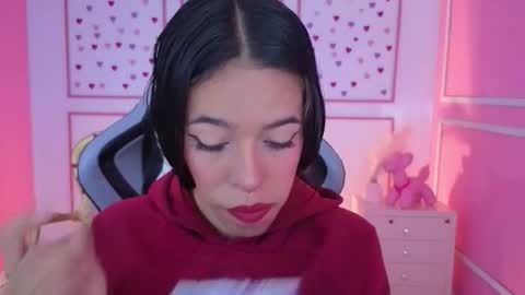 Snapshot of stephania_t chatting on 23, 10, 2025 Stephania online show from 23, 10, 2025