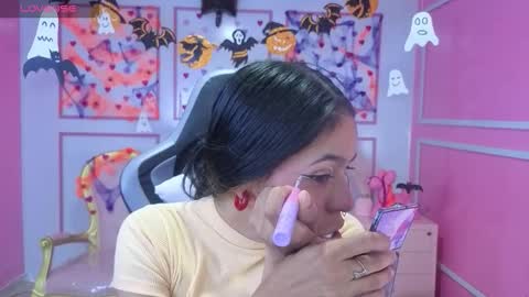 Snapshot of stephania_t chatting on 28, 10, 2025 Stephania online show from 28, 10, 2025