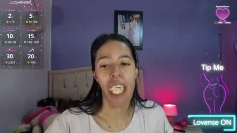 Snapshot of stephania_t chatting on 30, 7, 2026 Stephania online show from 30, 7, 2026