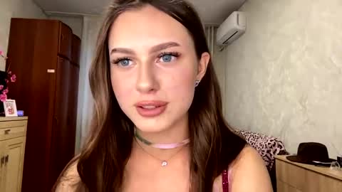 Snapshot of stephaniflicek chatting on 8, 6, 2026 Stephani online show from 8, 6, 2026