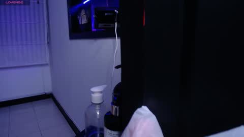 stephany_rodriguez_ online show from 22, 10, 2025