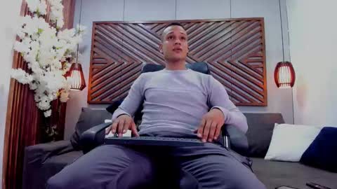 Snapshot of sterling_magnus chatting on 4, 2, 2026 online show from 4, 2, 2026