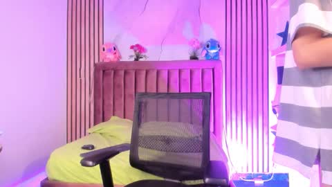 Sthepano  online show from 5, 12, 2025