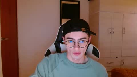 Snapshot of stiv_grant chatting on 18, 1, 2025 stiv_grant online show from 18, 1, 2025