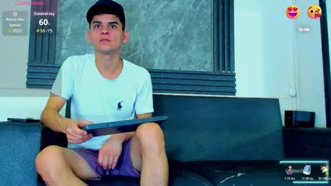 Snapshot of stivendreams chatting on 15, 12, 2025 friends online show from 15, 12, 2025