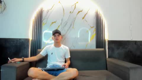 Snapshot of stivendreams chatting on 8, 2, 2026 friends online show from 8, 2, 2026