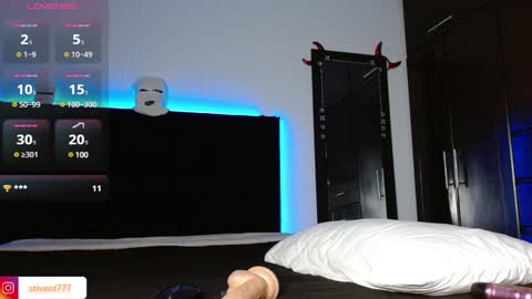 stiven tellez  online show from 1, 3, 2025