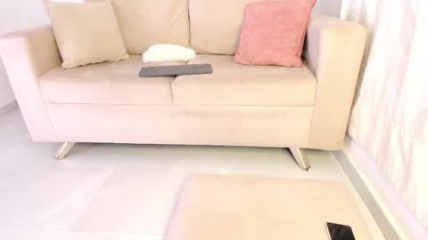 Zoe -INDEPENDENT MODEL online show from 29, 4, 2026