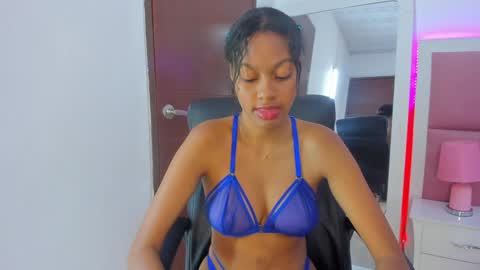 Sweety Stormi  online show from 14, 1, 2025