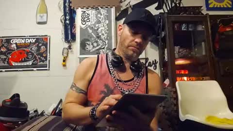 Str8 online show from 18, 2, 2025