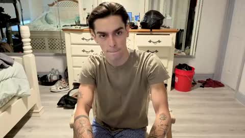 Snapshot of str8whiteboy21 chatting on 15, 5, 2026 str8whiteboy21 online show from 15, 5, 2026