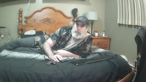 Snapshot of straightbear4you chatting on 17, 2, 2025 Straightbear4you online show from 17, 2, 2025
