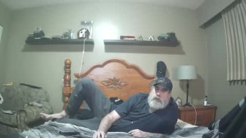 Snapshot of straightbear4you chatting on 23, 2, 2025 Straightbear4you online show from 23, 2, 2025