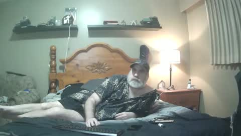 Snapshot of straightbear4you chatting on 27, 2, 2025 Straightbear4you online show from 27, 2, 2025